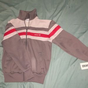 90’s vintage adidas jacket. Perfect condition!